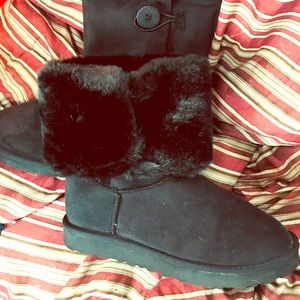 Black UGG Button Baileys **brand new**
